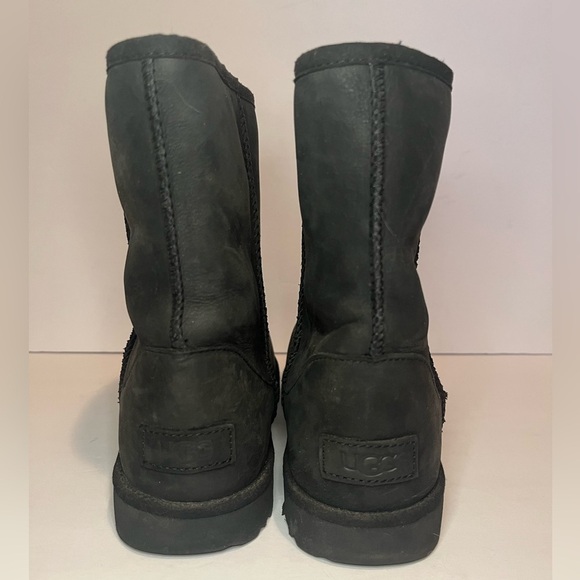 UGG Women's Classic Short II Boot, Black - Picture 4 of 16